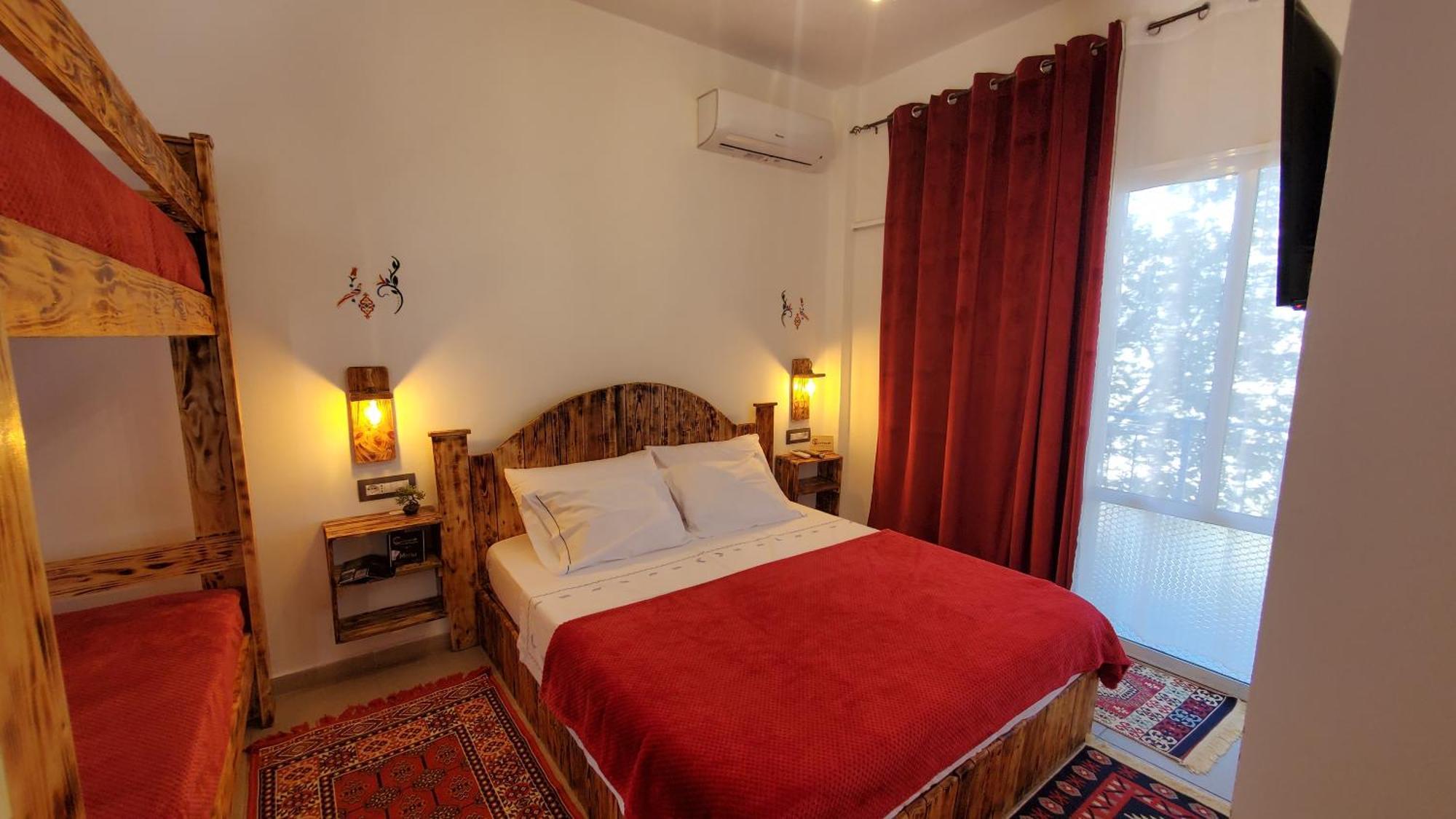 Clockwise Guestrooms Gjirokastër Oda fotoğraf