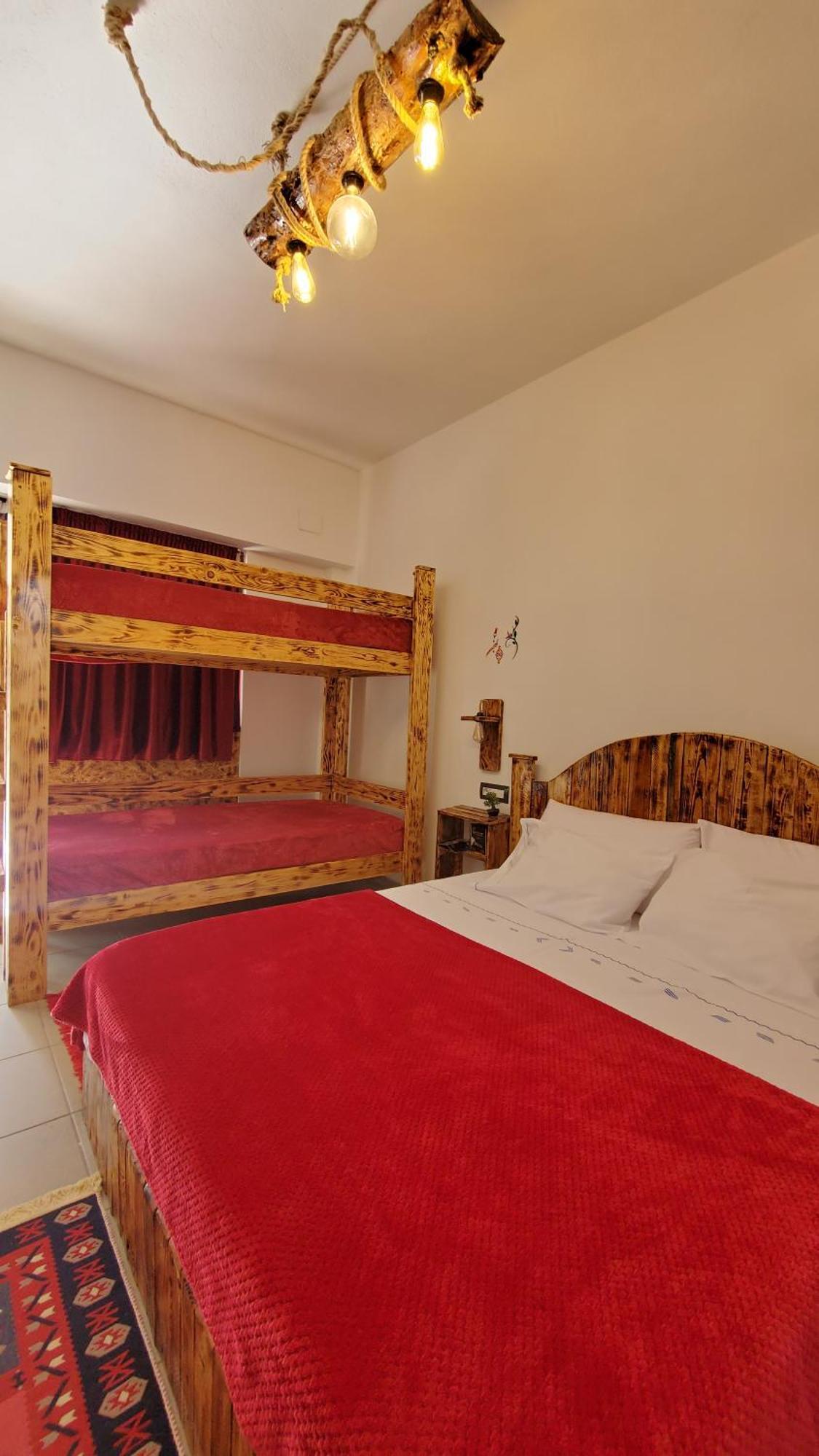Clockwise Guestrooms Gjirokastër Oda fotoğraf